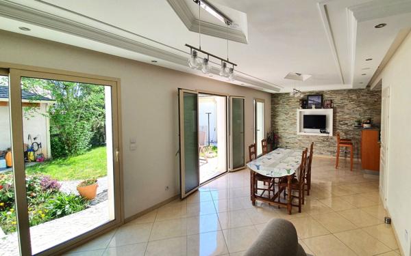 Maison à vendre    6 pièces •  Brie-Comte-Robert