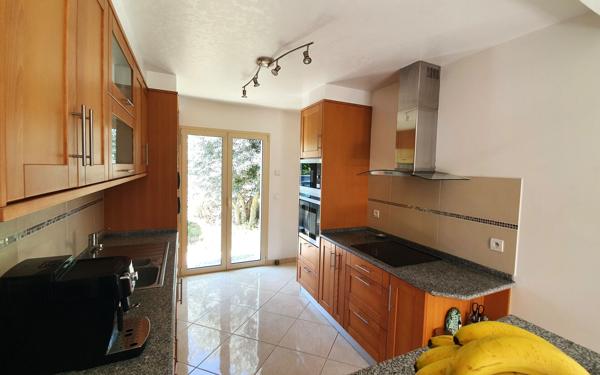 Maison à vendre    6 pièces •  Brie-Comte-Robert