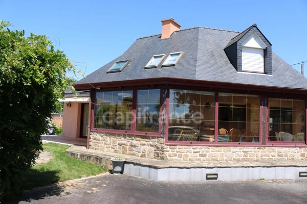 Maison à vendre 7 pièces KERLAZ (29) 149 m2 sur 713 m2 de terrain 4 chambres