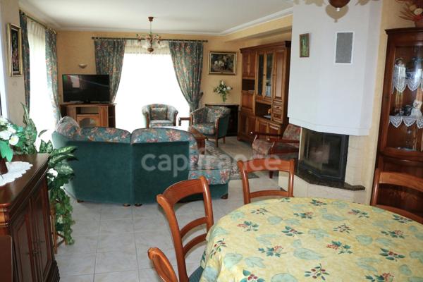 Maison à vendre 7 pièces KERLAZ (29) 149 m2 sur 713 m2 de terrain 4 chambres