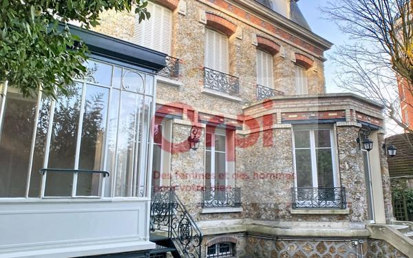 Maison à vendre    7 pièces • 289 m2 Vanves