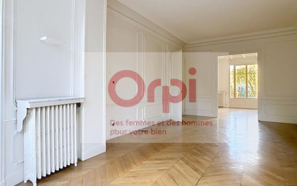 Maison à vendre    7 pièces • 289 m2 Vanves