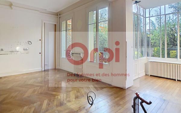 Maison à vendre    7 pièces • 289 m2 Vanves