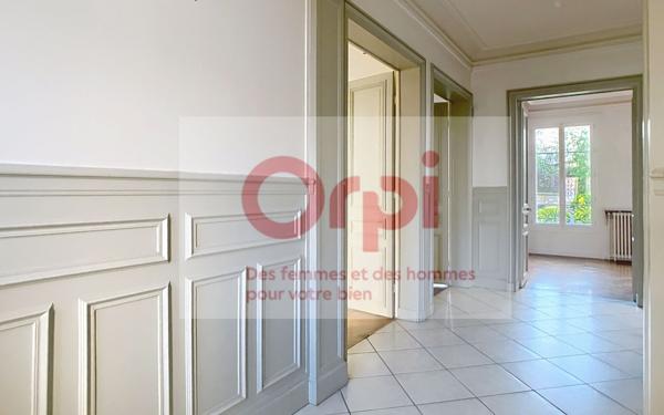 Maison à vendre    7 pièces • 289 m2 Vanves