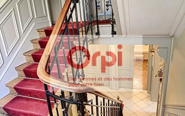 Maison à vendre    7 pièces • 289 m2 Vanves