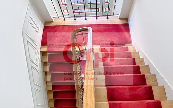 Maison à vendre    7 pièces • 289 m2 Vanves