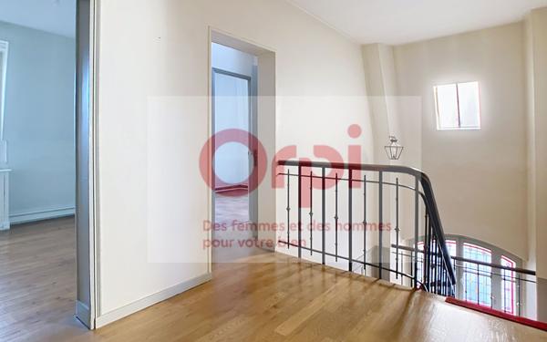 Maison à vendre    7 pièces • 289 m2 Vanves