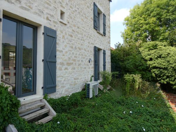 Maison
         5 pièces
        - 127 m² 364 900 € *