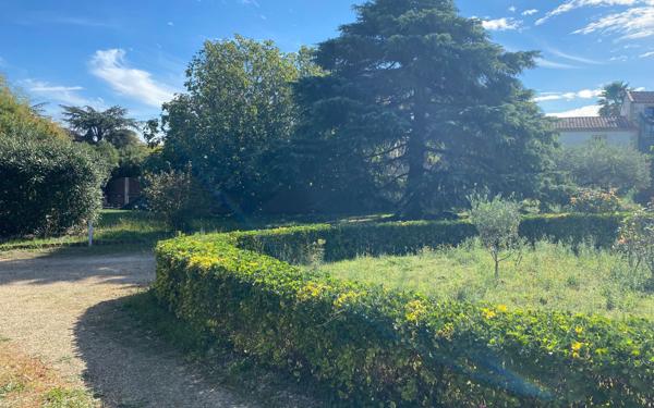 Terrain à vendre    Meynes