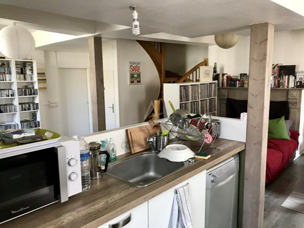 Immeuble mixte: Local commercial/cabinet médical + appartement T4 en duplex