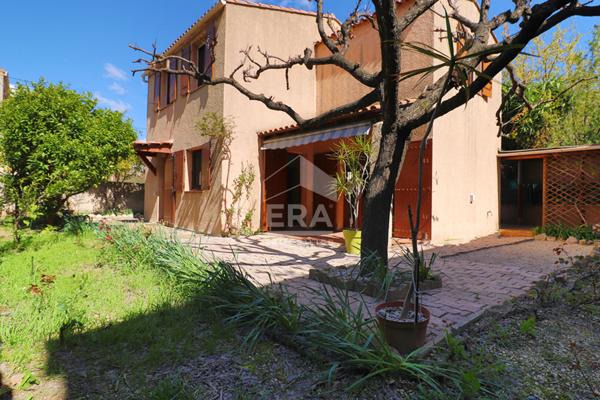 A vendre Maison individuelle Marseille 13010 4/5 pièces 100 m2  jardin sous-sol  garage parkings aménageable calme travaux rafraîchissement