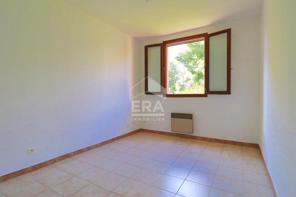 A vendre Maison individuelle Marseille 13010 4/5 pièces 100 m2  jardin sous-sol  garage parkings aménageable calme travaux rafraîchissement