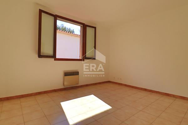 A vendre Maison individuelle Marseille 13010 4/5 pièces 100 m2  jardin sous-sol  garage parkings aménageable calme travaux rafraîchissement