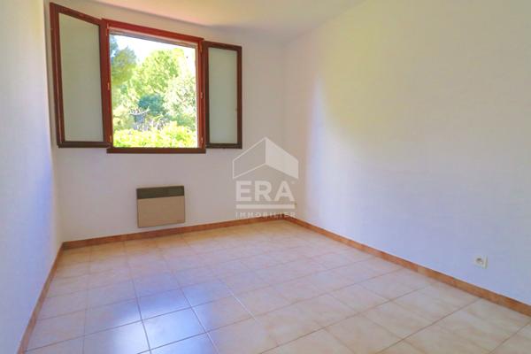 A vendre Maison individuelle Marseille 13010 4/5 pièces 100 m2  jardin sous-sol  garage parkings aménageable calme travaux rafraîchissement