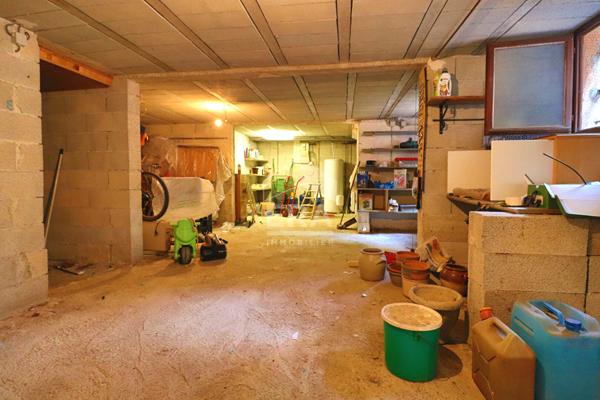 A vendre Maison individuelle Marseille 13010 4/5 pièces 100 m2  jardin sous-sol  garage parkings aménageable calme travaux rafraîchissement