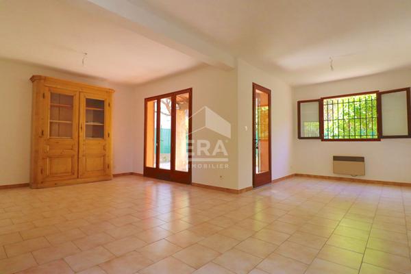 A vendre Maison individuelle Marseille 13010 4/5 pièces 100 m2  jardin sous-sol  garage parkings aménageable calme travaux rafraîchissement