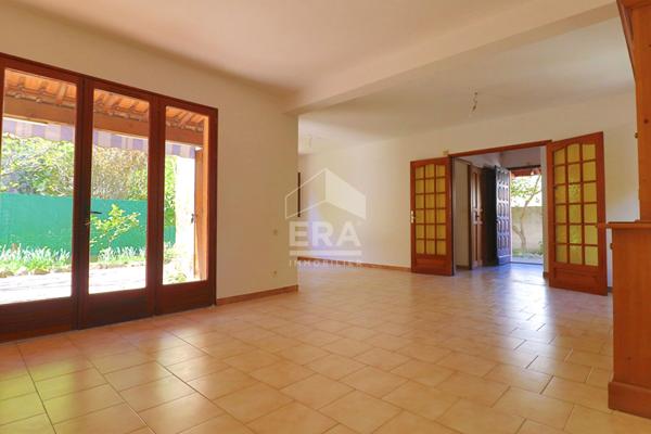 A vendre Maison individuelle Marseille 13010 4/5 pièces 100 m2  jardin sous-sol  garage parkings aménageable calme travaux rafraîchissement