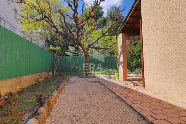 A vendre Maison individuelle Marseille 13010 4/5 pièces 100 m2  jardin sous-sol  garage parkings aménageable calme travaux rafraîchissement