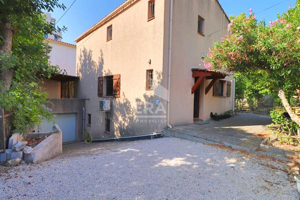 A vendre Maison individuelle Marseille 13010 4/5 pièces 100 m2  jardin sous-sol  garage parkings aménageable calme travaux rafraîchissement