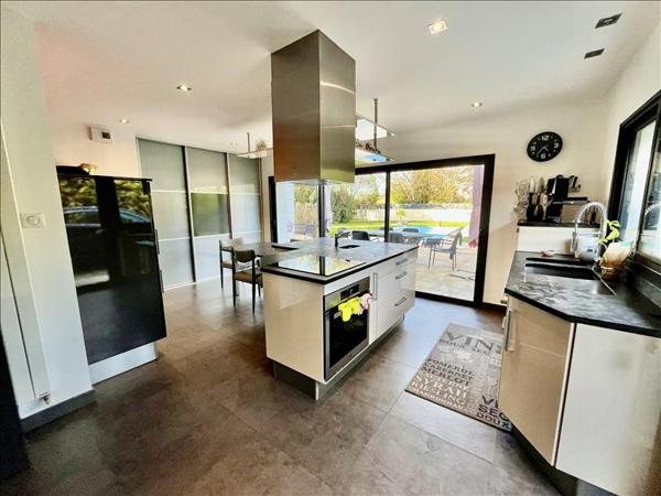 Maison à vendre |  Treillières |  9 pièces | 256 m²