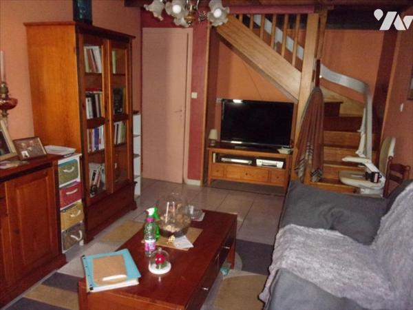 CARENTOIR CENTRE, maison de bourg à vendre.