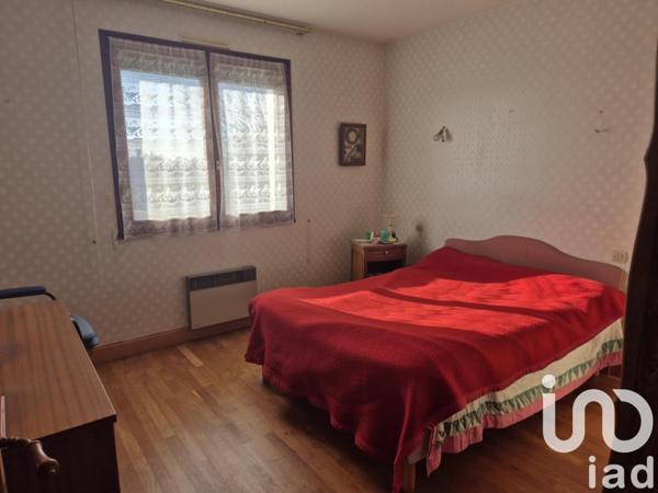 Maison traditionnelle 4 pièces de 110 m² à Civray (86400)