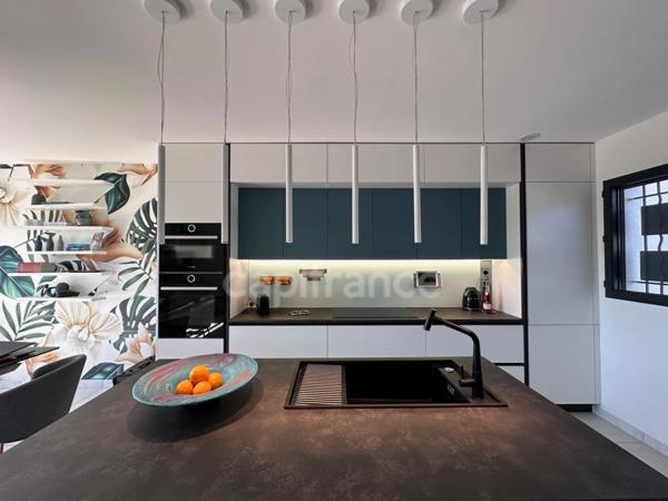 BALARUC-LES-BAINS(34), MAISON P4 DE 92 m2, VENDUE MEUBLÉ, PISCINE, VUE SUR L'ETANG DE THAU.