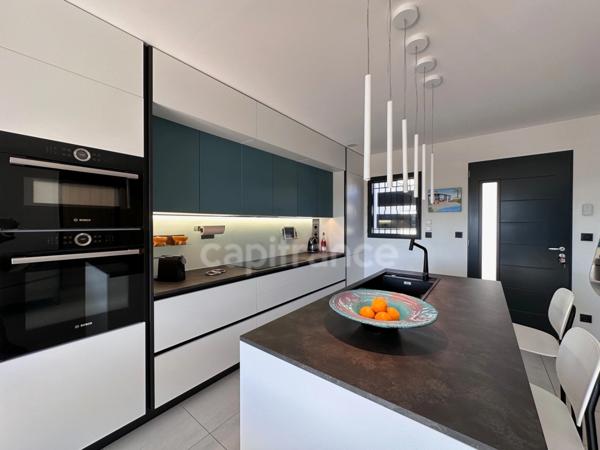 BALARUC-LES-BAINS(34), MAISON P4 DE 92 m2, VENDUE MEUBLÉ, PISCINE, VUE SUR L'ETANG DE THAU.