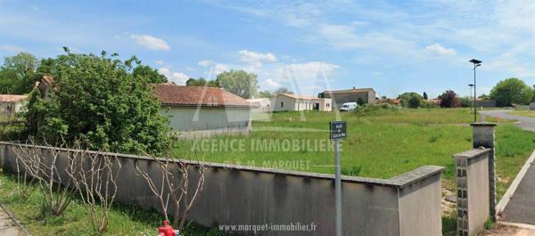 GARAGE D'ENVIRON 72 m² SUR TERRAIN CONSTRUCTIBLE VIABILISE DE 494 m²