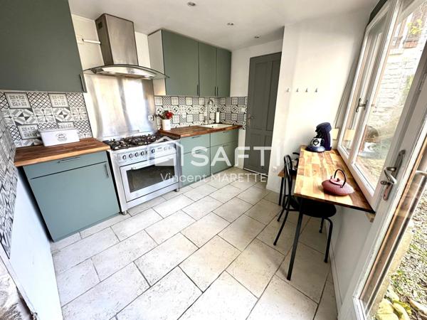 Maison de ville chaleureuse et fonctionnelle