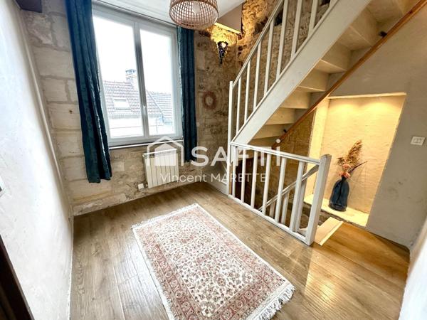 Maison de ville chaleureuse et fonctionnelle