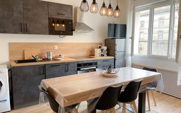 Appartement à vendre    5 pièces • 111,09 m2 Lyon 6