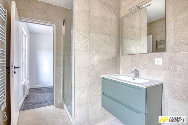 Versailles Notre-Dame Appartement 5 pièces 120 m² 1er et denier étage €949 000 ** - Référence 27509