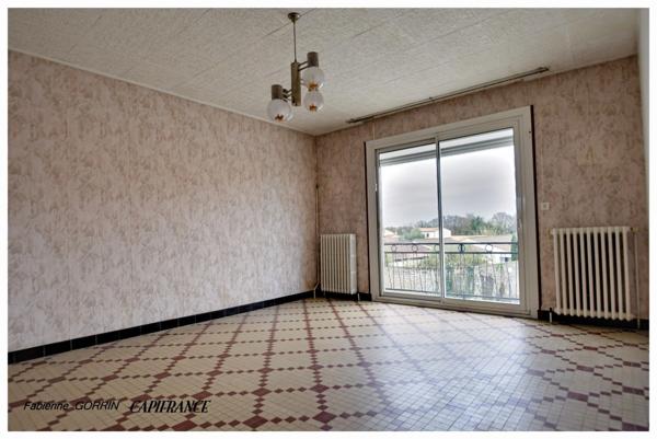 Maison à vendre pièces (17)PUIBOREAU, MAISON A ETAGE AVEC REZ DE CHAUSSEE AMENAGE EN APPARTEMENT, 5 CHAMBRES, GARAGE, VERANDA,TERRAIN CLOS.