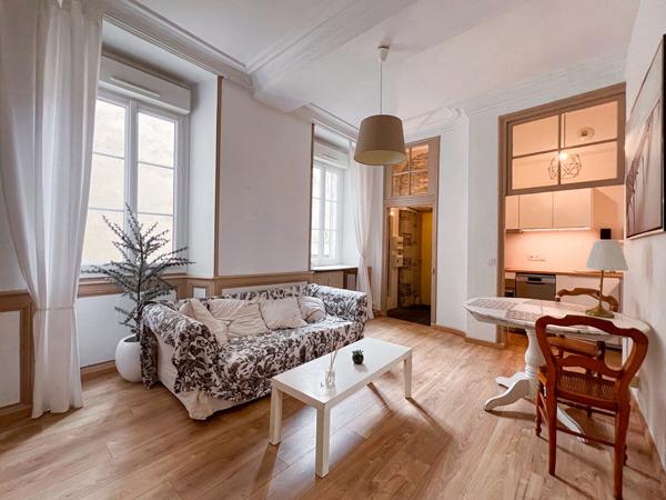 Appartement T2 dans l'hyper centre d'Angers sans travaux avec le charme de l'ancien