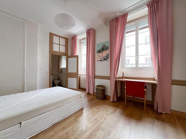 Appartement T2 dans l'hyper centre d'Angers sans travaux avec le charme de l'ancien
