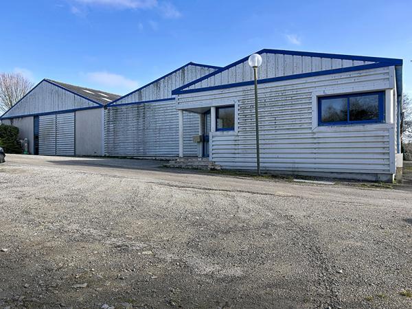 Entrepôt / local industriel 1299 m² Ploeven sur 2800 m² de terrain