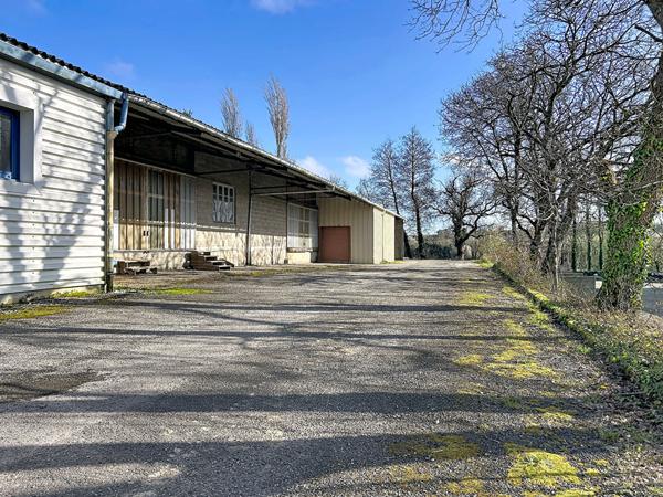 Entrepôt / local industriel 1299 m² Ploeven sur 2800 m² de terrain