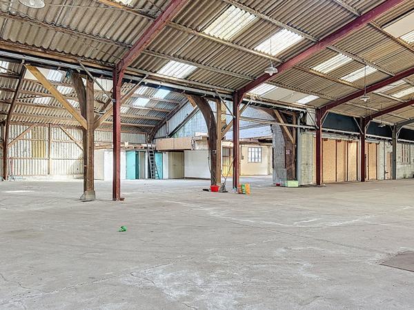 Entrepôt / local industriel 1299 m² Ploeven sur 2800 m² de terrain