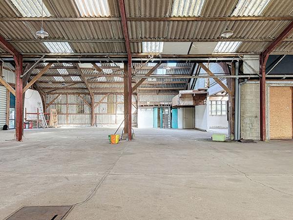 Entrepôt / local industriel 1299 m² Ploeven sur 2800 m² de terrain
