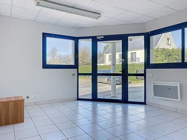 Entrepôt / local industriel 1299 m² Ploeven sur 2800 m² de terrain