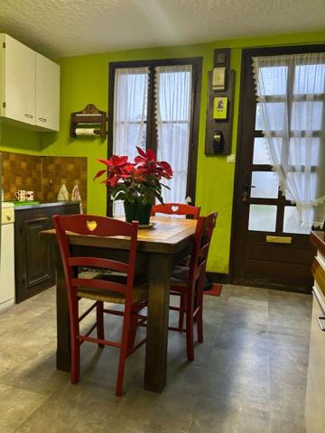 27210 Beuzeville Maison 3 pièces avec cour  101 000 Euros