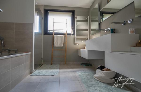 Maison contemporaine semi plain-pied de 182 m2 habitables