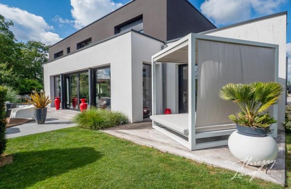 Maison contemporaine semi plain-pied de 182 m2 habitables