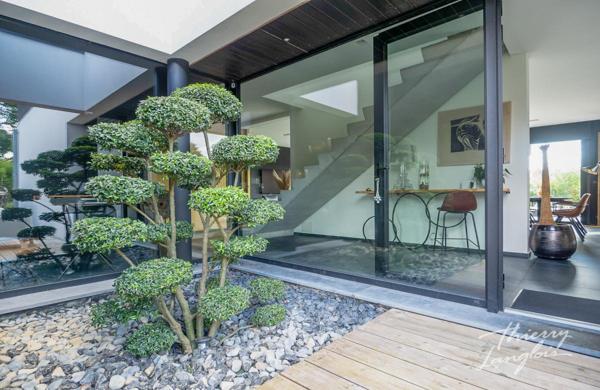 Maison contemporaine semi plain-pied de 182 m2 habitables