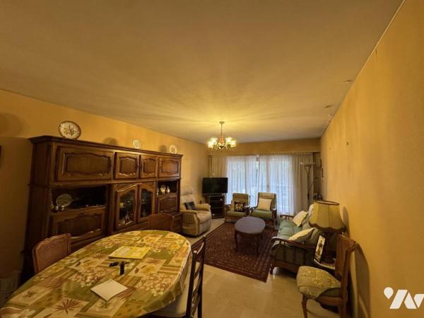 Antibes appartement 3 pièces dans copropriété fermée avec terrasse 