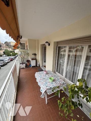 Antibes appartement 3 pièces dans copropriété fermée avec terrasse 