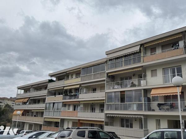 Antibes appartement 3 pièces dans copropriété fermée avec terrasse 