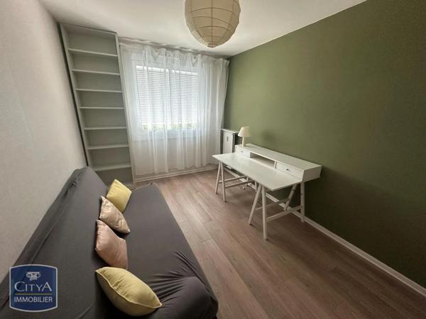 Appartement à louer 4 pièces 99.71m²