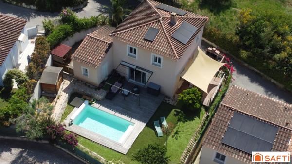 La Roquette S/Siagne : villa avec piscine + garage.